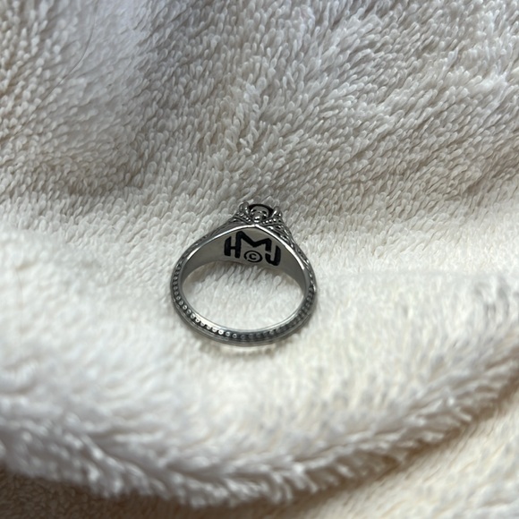 Harley Davidson Women’s Stainless Steel ring w Ruby colored stone - Picture 7 of 10